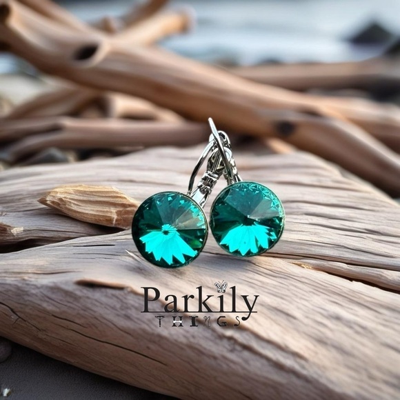 Jewelry - Handcrafted earrings with green Swarovski crystal